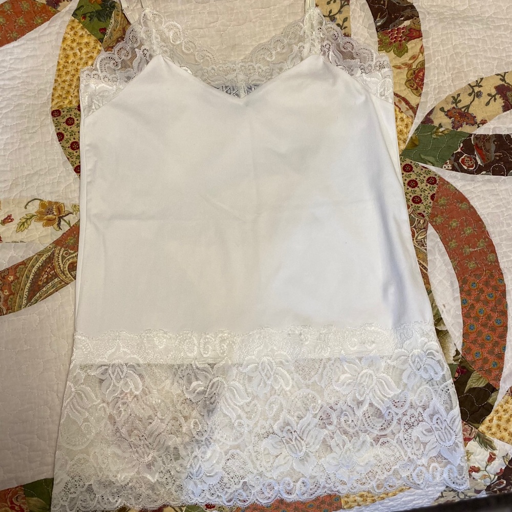 WHBM Sz S Stretch Lace White Cream Undershirt Cami